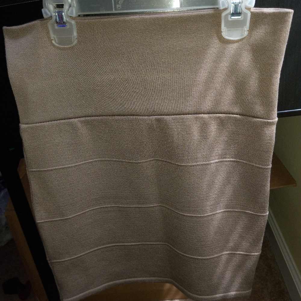 Limité Tan Mini Pencil Skirt Size L